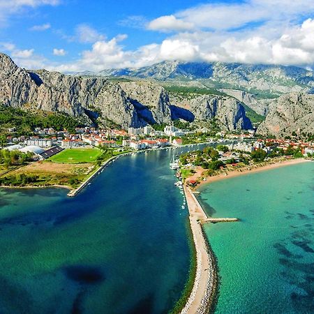 Lovely Apartment In Omis With Kitchenette 外观 照片