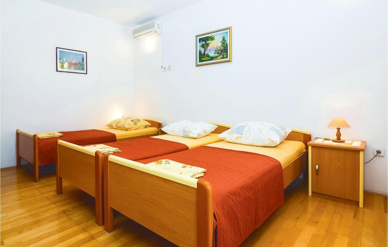 Lovely Apartment In Omis With Kitchenette 外观 照片