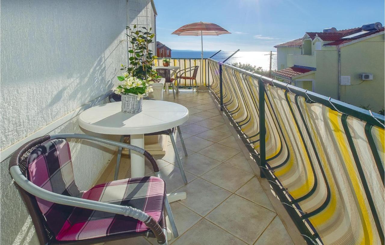 Lovely Apartment In Omis With Kitchenette 外观 照片