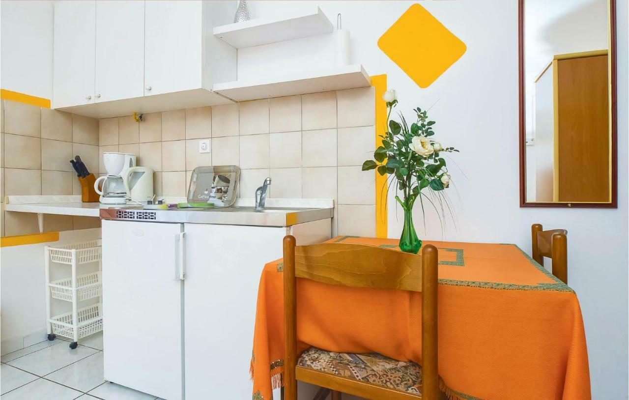 Lovely Apartment In Omis With Kitchenette 外观 照片