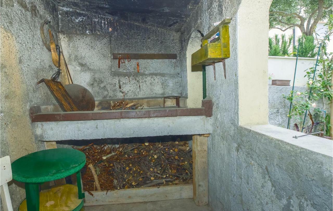 Lovely Apartment In Omis With Kitchenette 外观 照片